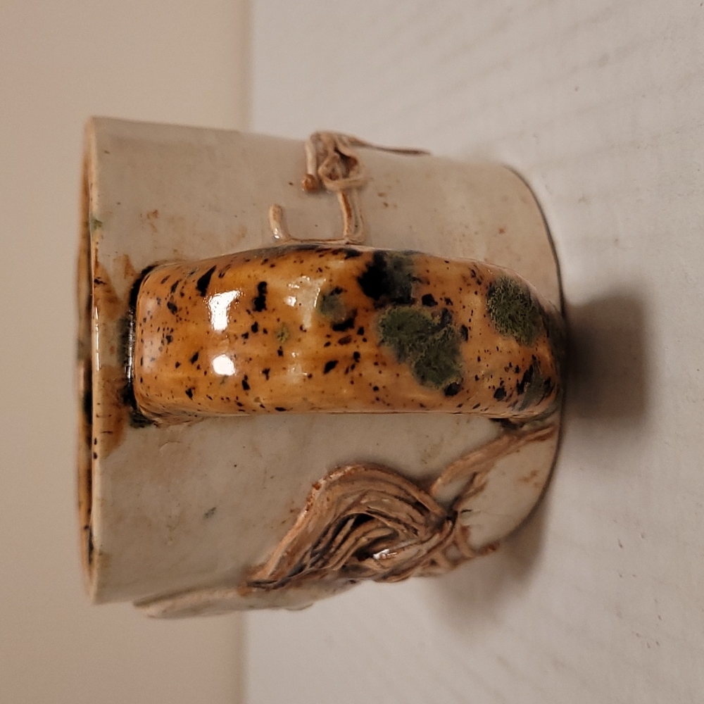 Unique Vintage Pottery Mug - Picture 4 of 16